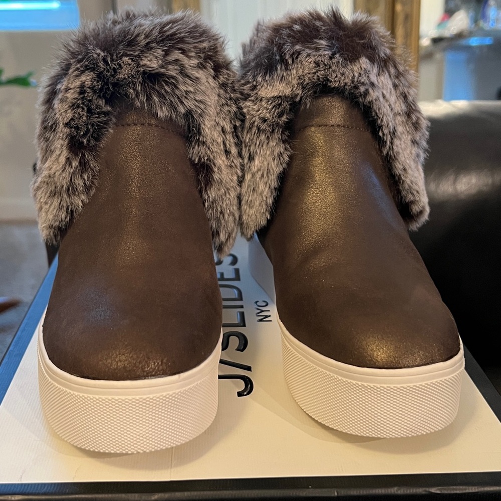 J/SLIDES New Brown Suede leather, Faux-Fur Trim Platform Booties